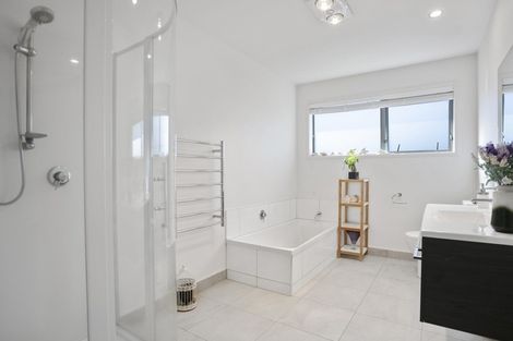 Photo of property in 8 Riverside Place, Katikati, 3129