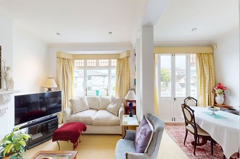 Photo of property in 6 Hawker Street, Mount Victoria, Wellington, 6011