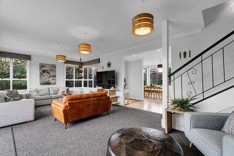 Photo of property in 10 Strandon Place, Strandon, New Plymouth, 4312