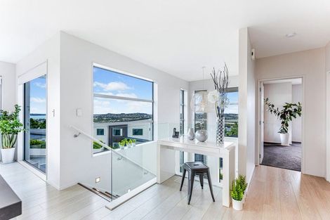 Photo of property in 32 Manhattan Rise, Orewa, 0931