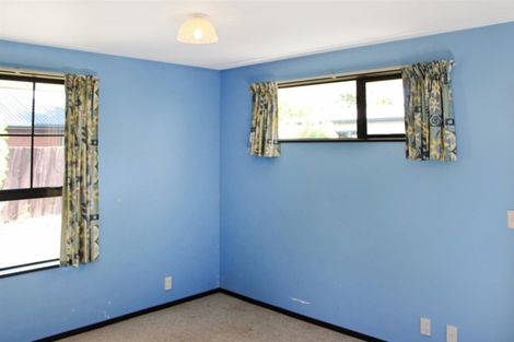 Photo of property in 48 Bellingham Place, Avonhead, Christchurch, 8042