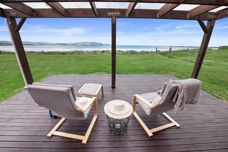 Photo of property in 511 Waikawa-curio Bay Road, Curio Bay, Tokanui, 9884