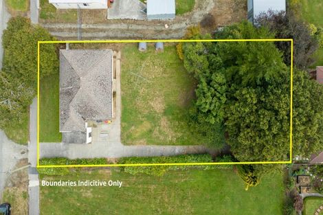 Photo of property in 13 Hunter Street, Edendale, 9825