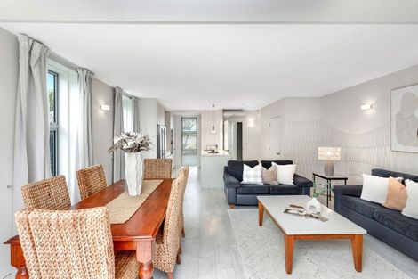 Photo of property in 3/99 Aikmans Road, Merivale, Christchurch, 8014