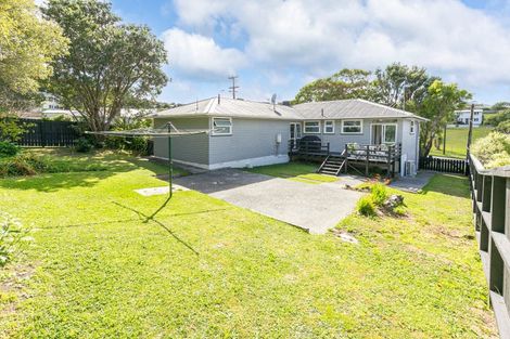 Photo of property in 45 Victory Crescent, Tawa, Wellington, 5028