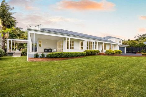 Photo of property in 27 Almond Grove, Greenhithe, Auckland, 0632