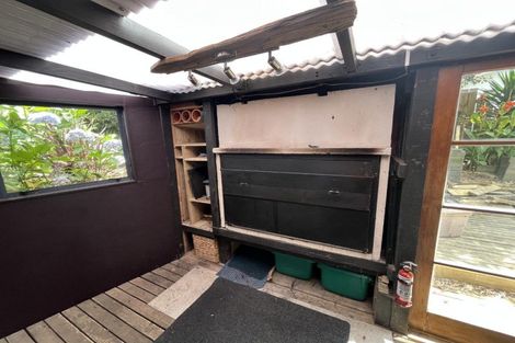 Photo of property in 38 Carlton Terrace, Westown, New Plymouth, 4310