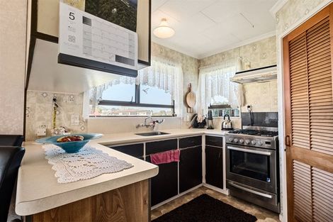 Photo of property in 1/6 Princess Street, Waitara, 4320