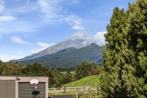 Photo of property in 1382 Carrington Road, Hurworth, New Plymouth, 4371