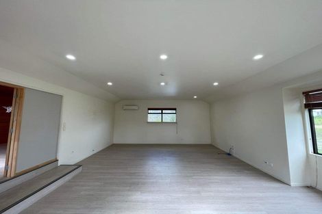 Photo of property in 37 Pitt Road, Runciman, Drury, 2578