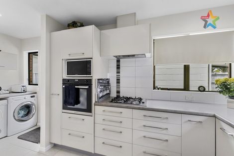 Photo of property in 4/5a Bloomfield Terrace, Hutt Central, Lower Hutt, 5010