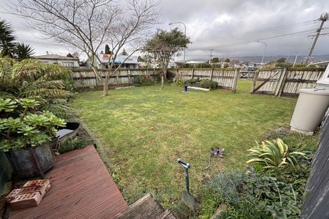 Photo of property in 608 Queen Street East, Levin, 5510