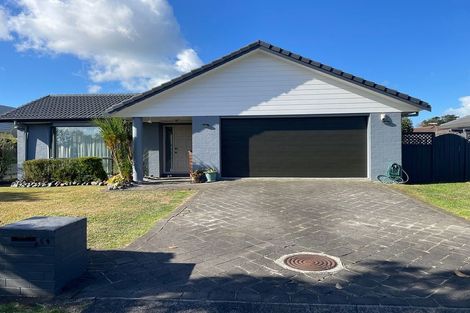 Photo of property in 59 Frank Nobilo Drive, Golflands, Auckland, 2013