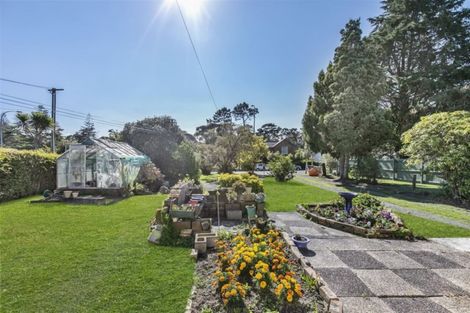 Photo of property in 40 Godley Road, Green Bay, Auckland, 0604