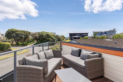 Photo of property in 1 Frances Street, Waikanae Beach, Waikanae, 5036