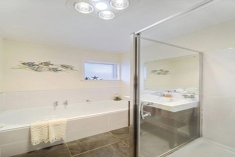 Photo of property in 2a Kurnell Drive, Botany Downs, Auckland, 2010