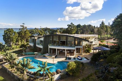 Photo of property in 104 Kauri Road, Laingholm, Auckland, 0604