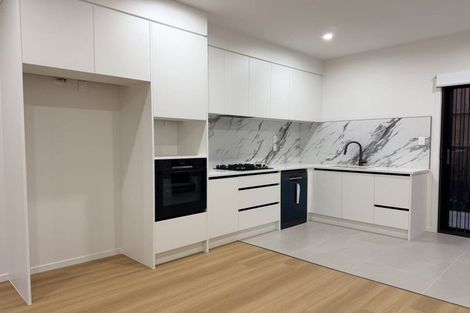 Photo of property in 9a Tangelo Place, Bucklands Beach, Auckland, 2012