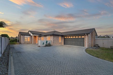 Photo of property in 73 Oriental Parade, Papamoa Beach, Papamoa, 3118