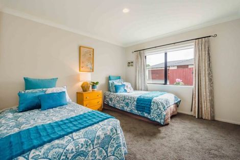Photo of property in 11 Central Park, Paraparaumu Beach, Paraparaumu, 5032