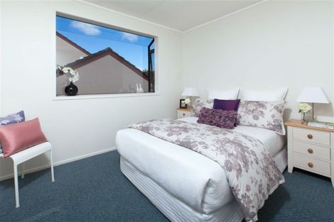 Photo of property in 1/24 Merton Avenue, Glenfield, Auckland, 0627