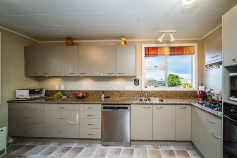 Photo of property in 14 Iredale Road, Hawera, 4610