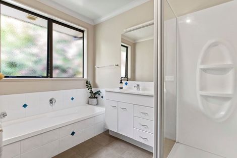 Photo of property in 168 Waterside Drive, Pyes Pa, Tauranga, 3112