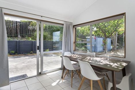 Photo of property in 2/39c Coronation Road, Hillcrest, Auckland, 0627