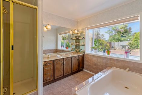 Photo of property in 34 Cherrington Road, Clevedon, Papakura, 2582