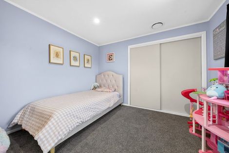 Photo of property in 2 Philip Street, Carterton, 5713