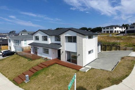 Photo of property in 19 Resolution Drive, Gulf Harbour, Whangaparaoa, 0930