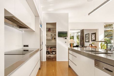 Photo of property in 8 Royds Street, Fendalton, Christchurch, 8014