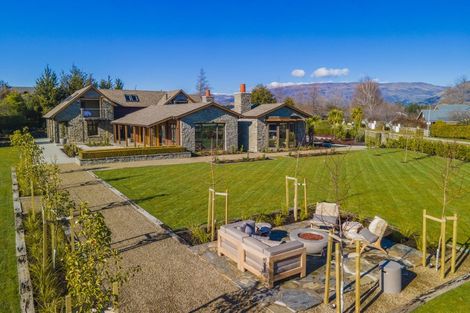 Photo of property in 8 Waimana Place, Wanaka, 9305