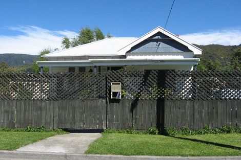 Photo of property in 14a Buller Street, Picton, 7220