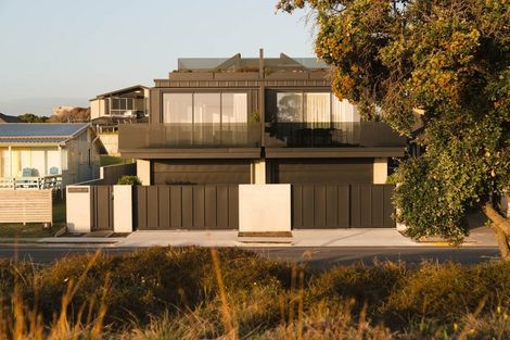 Photo of property in 124 Marine Parade, Mount Maunganui, 3116