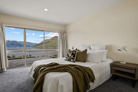 Photo of property in 3a Strawberry Lane, Fernhill, Queenstown, 9300