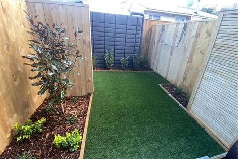 Photo of property in 7/24 Yeovil Road, Te Atatu Peninsula, Auckland, 0610