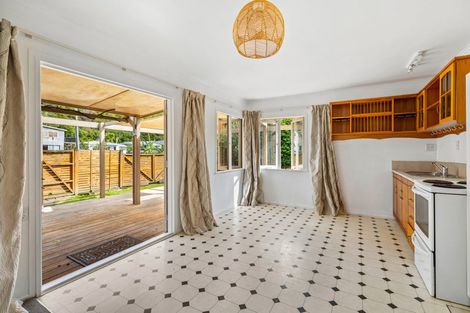 Photo of property in 8 Kopipi Crescent, Ngunguru, Whangarei, 0173