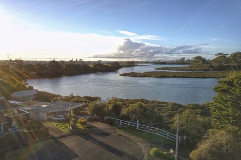 Photo of property in 2/45 Koromiko Street, New Lynn, Auckland, 0600