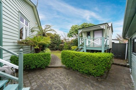 Photo of property in 10 Tamatea Road, Taupo, 3330