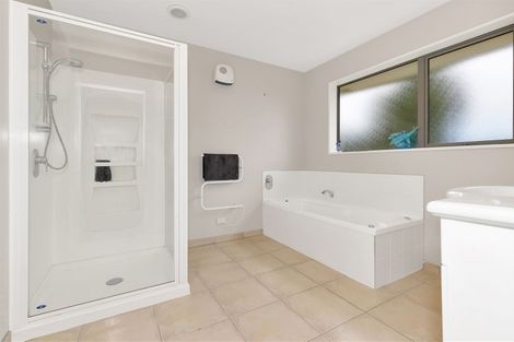 Photo of property in 25 Teviotview Place, Amberley, 7410