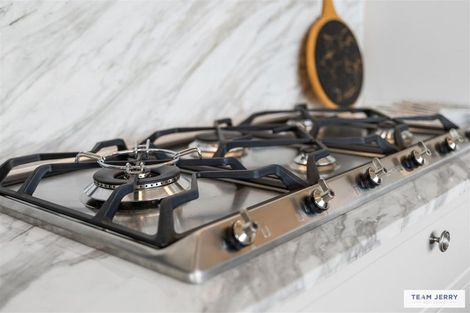 Photo of property in 37 Maungakaraka Road, Karaka, 2580