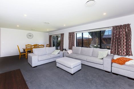 Photo of property in 17 Gilruth Road, Wallaceville, Upper Hutt, 5018