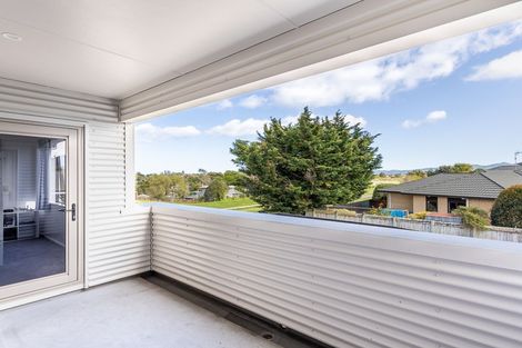 Photo of property in 61 Quadrant Heights, Paraparaumu, 5032