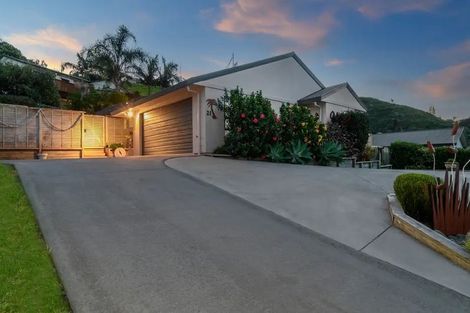 Photo of property in 21 Bateleur Close, Welcome Bay, Tauranga, 3112