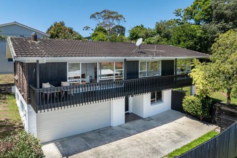Photo of property in 4 Sispara Place, Beach Haven, Auckland, 0626