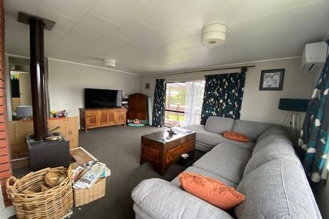 Photo of property in 1 Latham Stubbs Crescent, Waipawa, 4210
