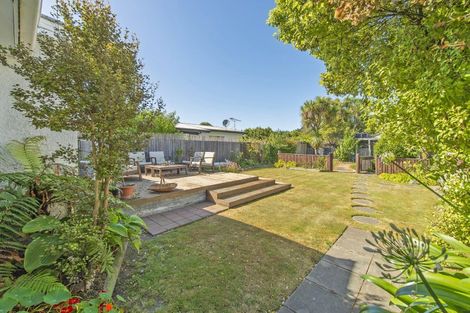 Photo of property in 25 Cross Street, Waikuku Beach, 7473