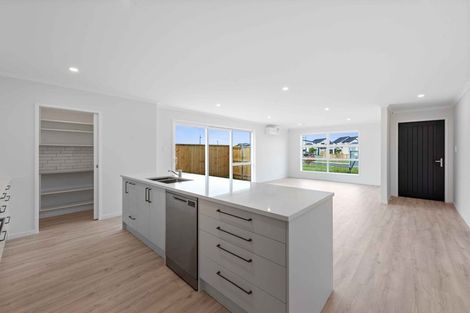 Photo of property in 19 Uatoto Road, Clarks Beach, 2122