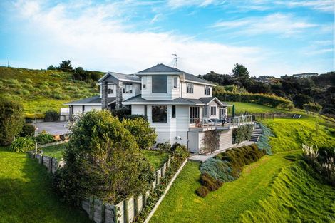 Photo of property in 64 Balboa Drive, Matakatia, Whangaparaoa, 0930